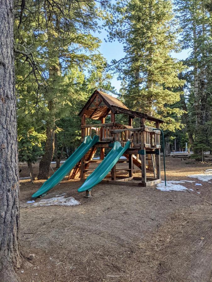 Pinewoods Resort And Rv Park Duck Creek Village Exteriér fotografie