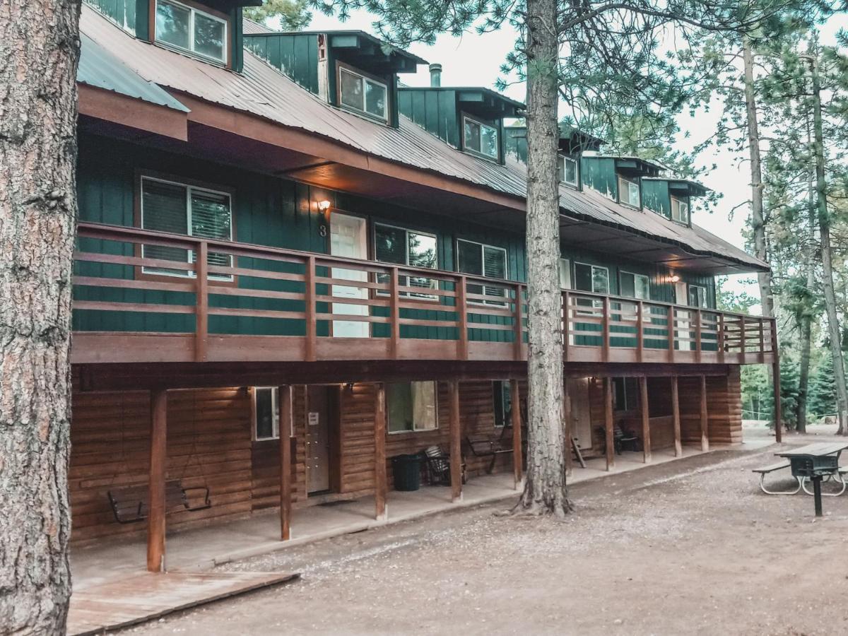 Pinewoods Resort And Rv Park Duck Creek Village Exteriér fotografie