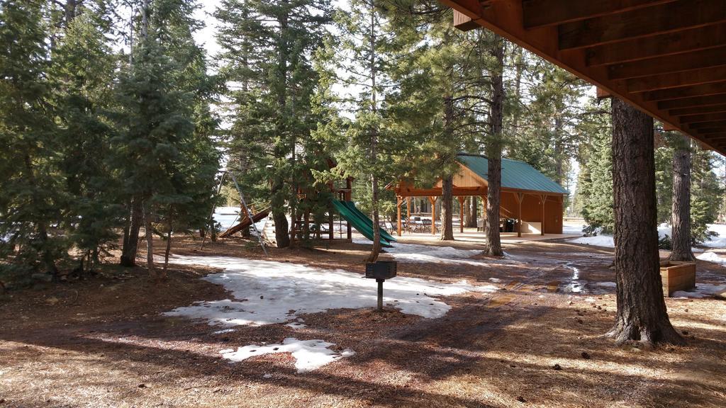 Pinewoods Resort And Rv Park Duck Creek Village Pokoj fotografie